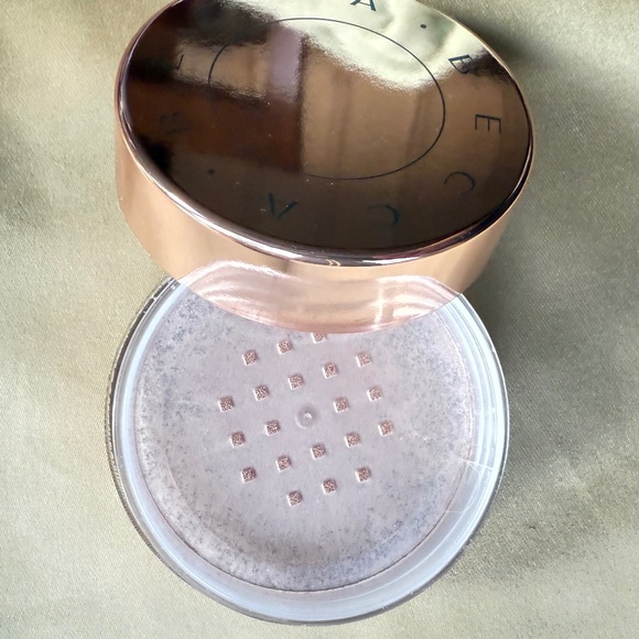 Becca Cosmetics Glow Dust Highlighter in Champagne Pop - Picture 3 of 5